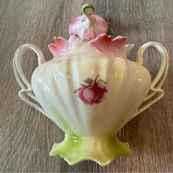 “SOLD” Antique R.S. Prussia Sugar Bowl Hand Painted Flowers Pastel Background - Picture 5 of 11